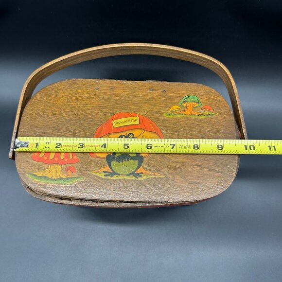 Vintage Basket Purse Frog Mushroom 1970s Decoupage Handbag Kitschy Top Handle - Picture 15 of 16